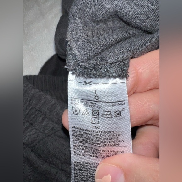 *WOMEN’S old navy shorts size large - Picture 5 of 7